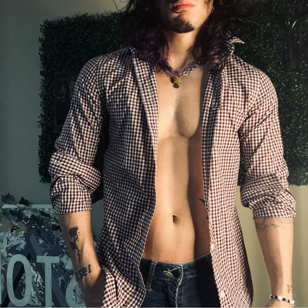 H&M easy iron slim fit maroon checkered button up